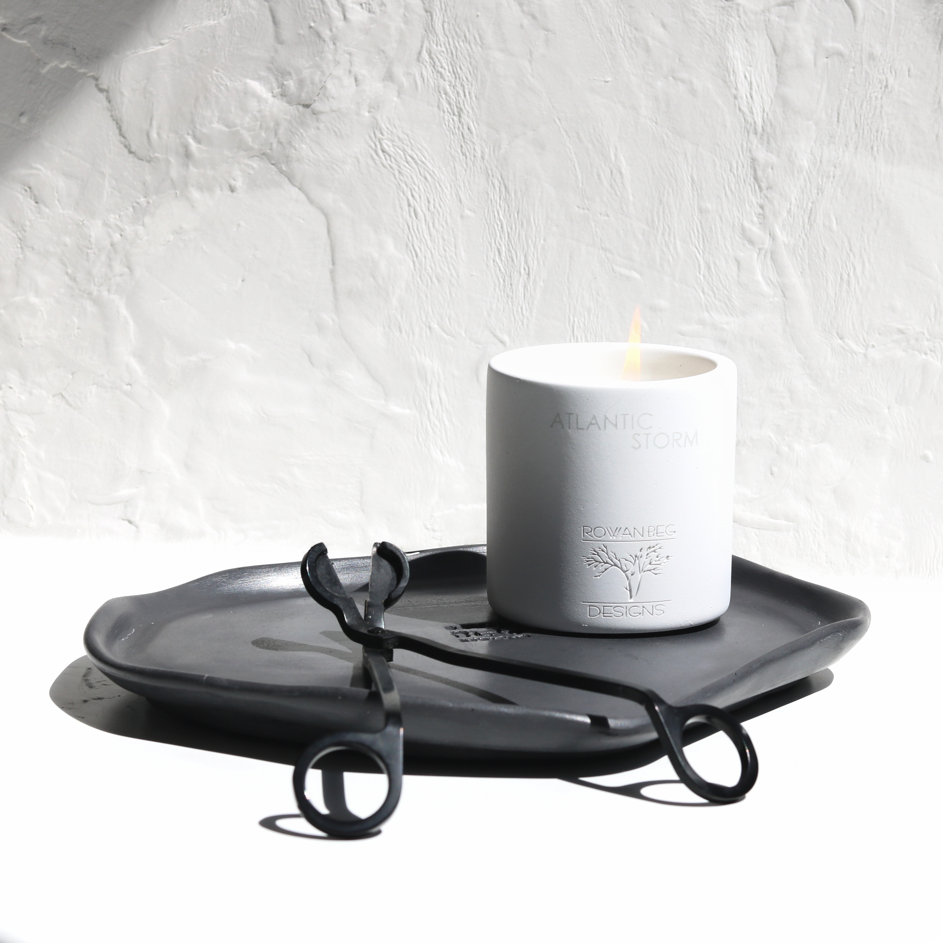 Tray black